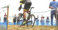 What is the difference between a gravel bike and a cyclocross bike? thumbnail